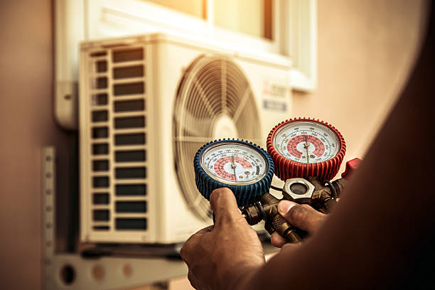 Professional Hvac Installation technician working in Freedom, OK